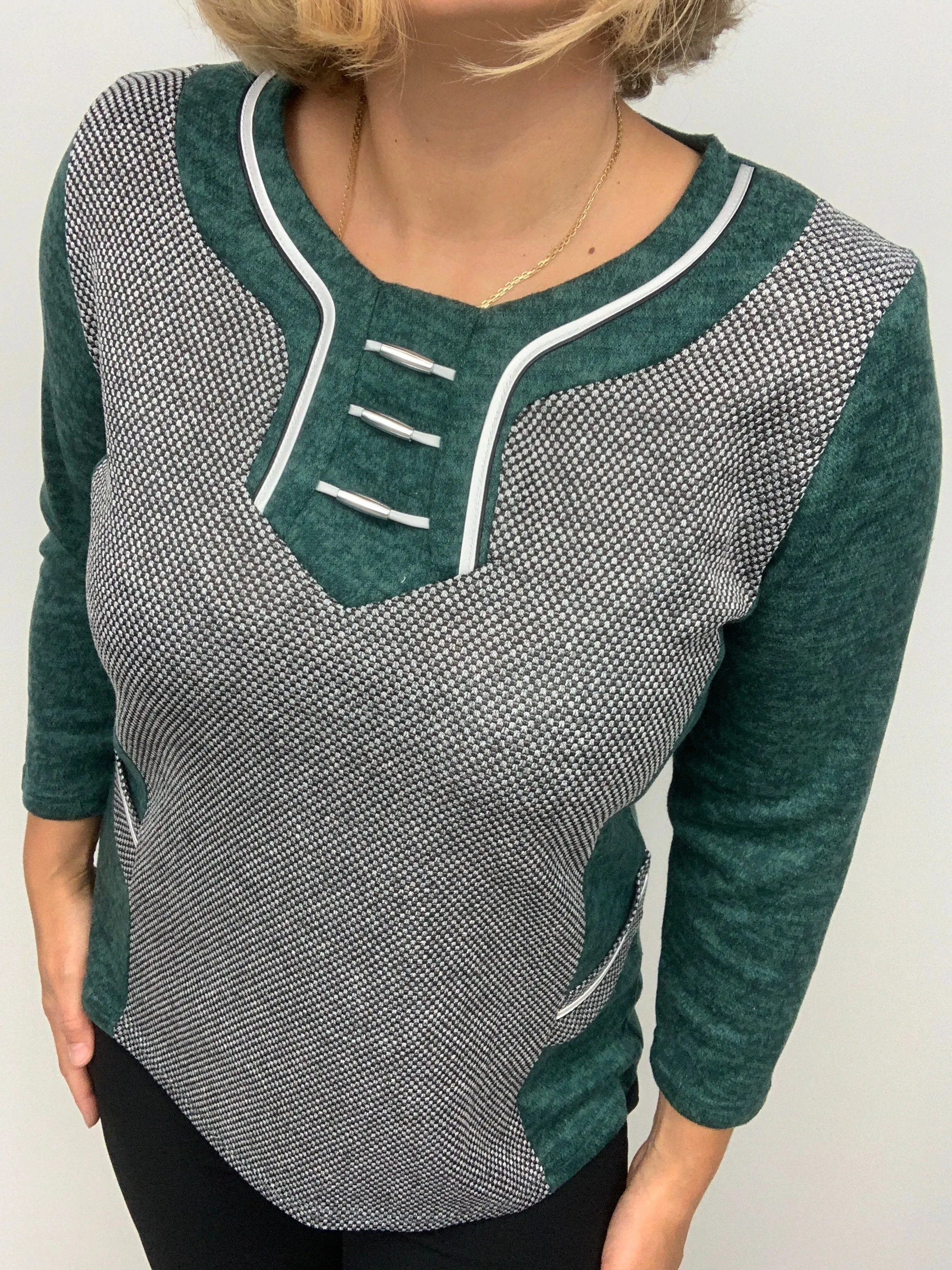 Amr201 Warm Heavy Feel Top Detail Neckli Green