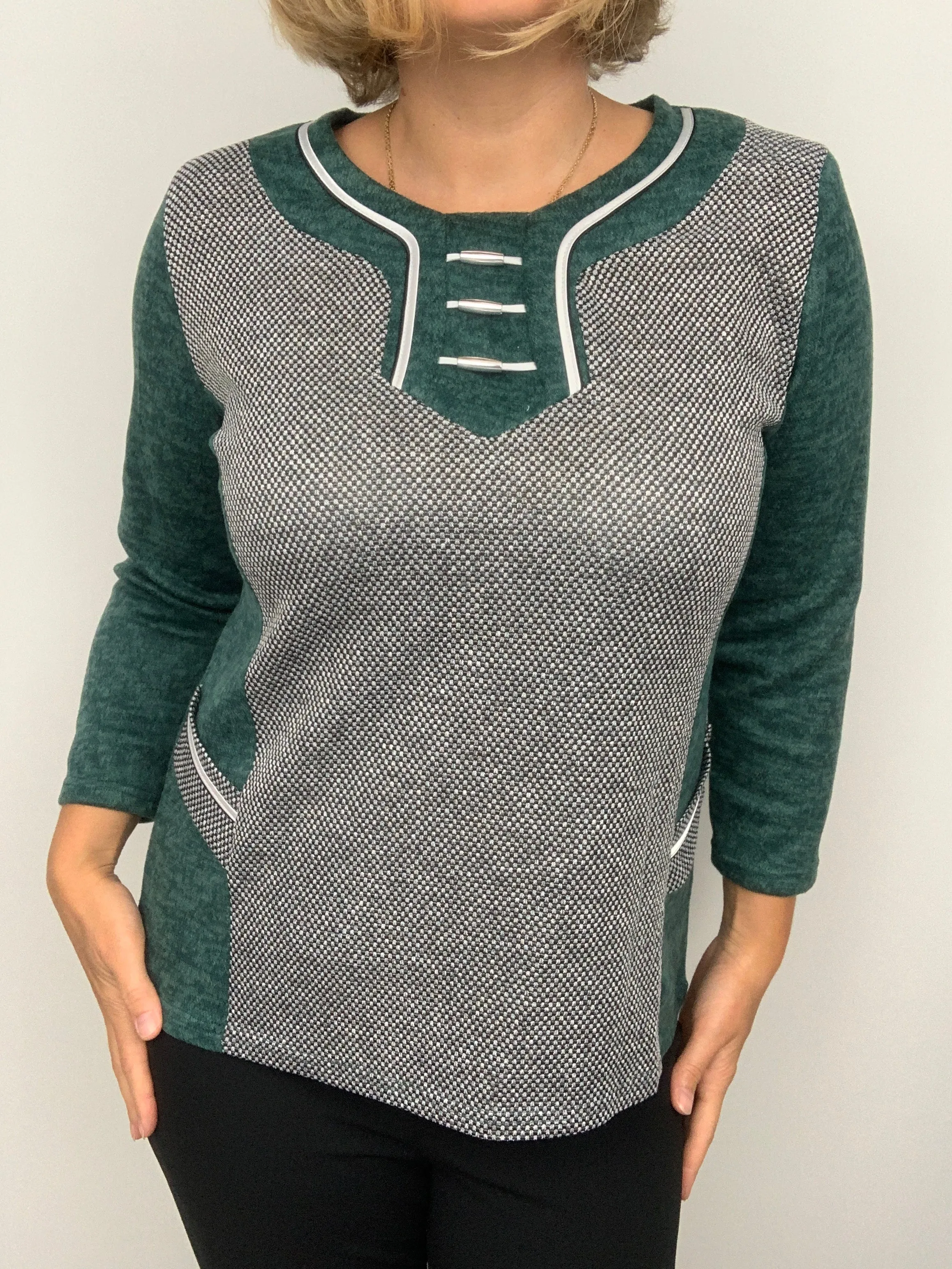 Amr201 Warm Heavy Feel Top Detail Neckli Green