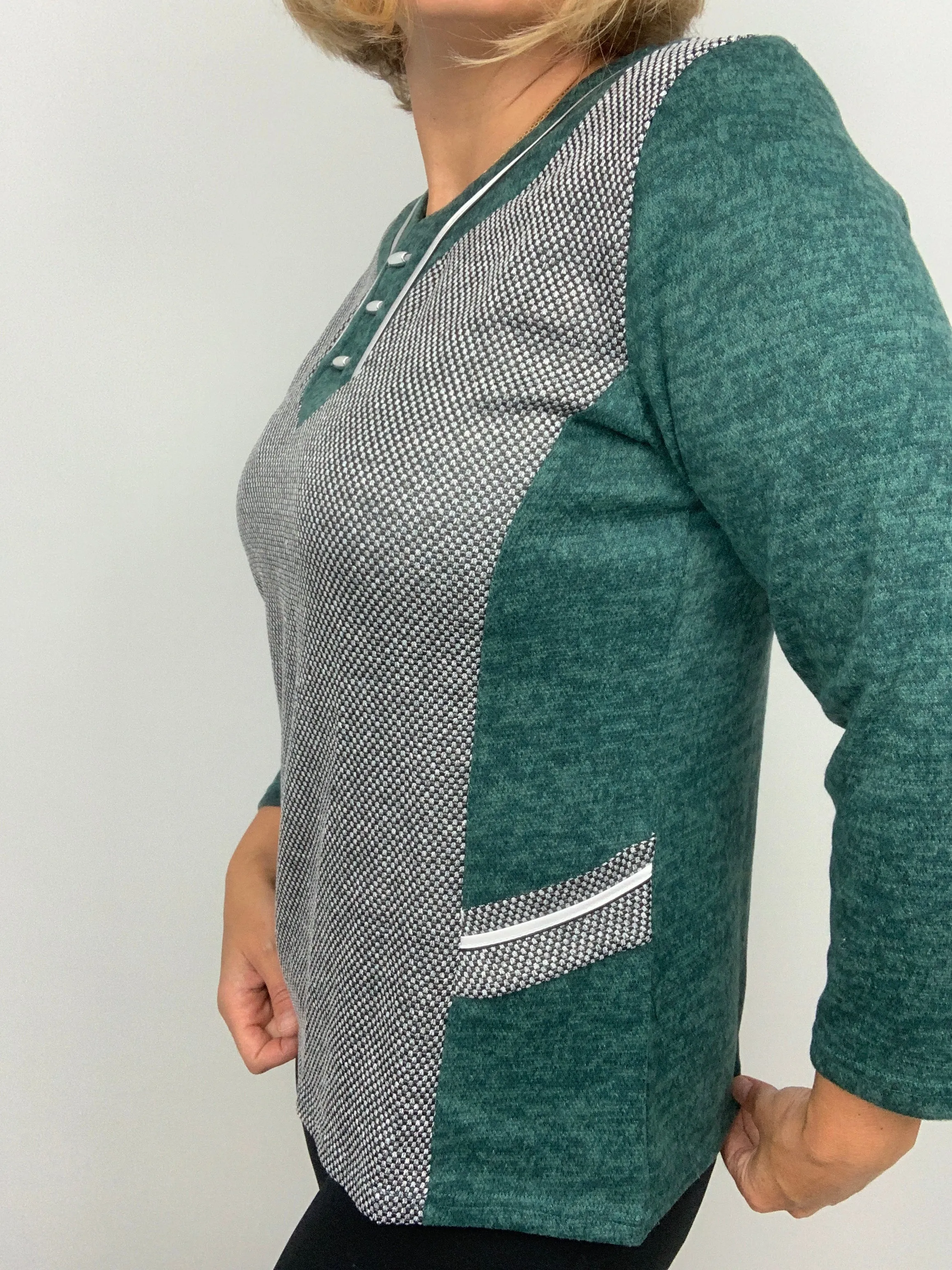 Amr201 Warm Heavy Feel Top Detail Neckli Green