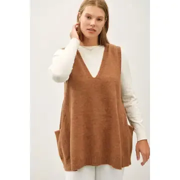 Go To Extremes Pecan Oversize V Neck Sweater Vest (Size Medium/Large)