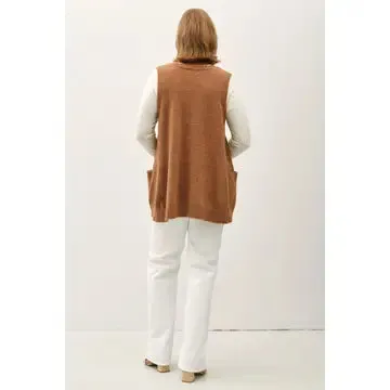 Go To Extremes Pecan Oversize V Neck Sweater Vest (Size Medium/Large)