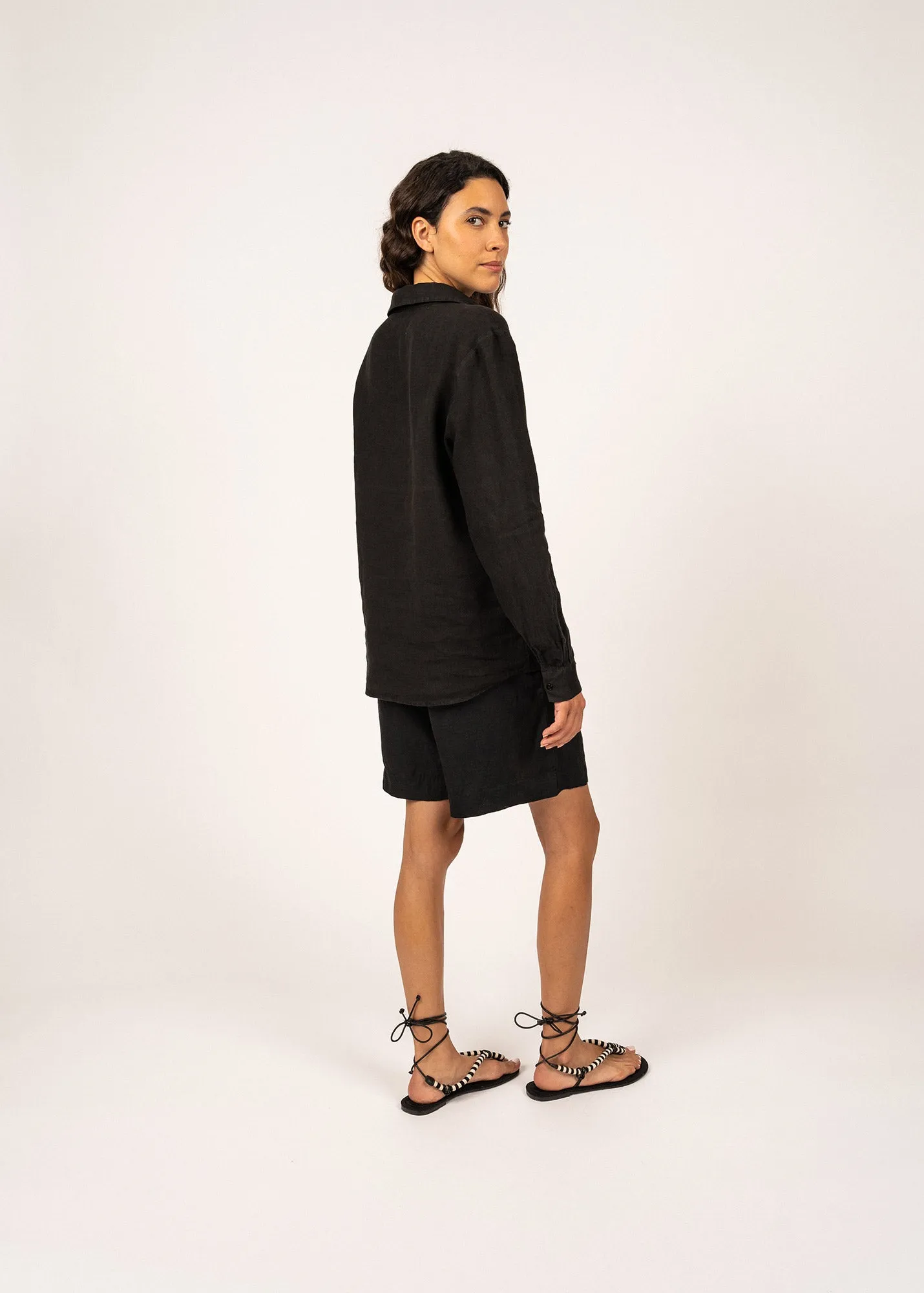Rebecca linen shirt - plain, with long sleeves (NOIR)